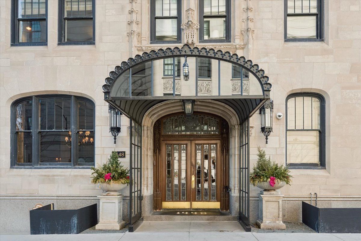 1448 N Lake Shore Drive #3C — Chicago, IL 60610