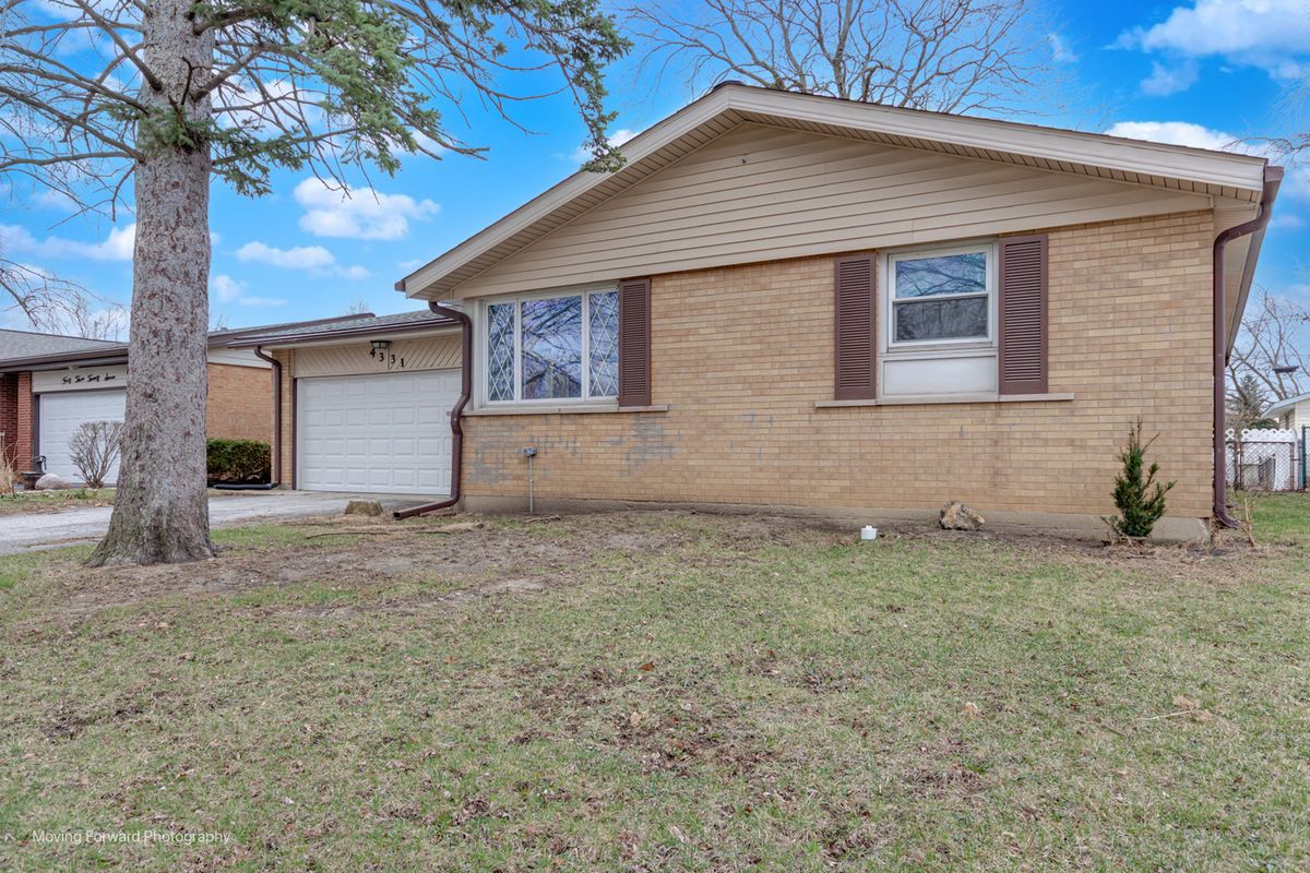4331 Mann Street, Oak Forest, IL 60452