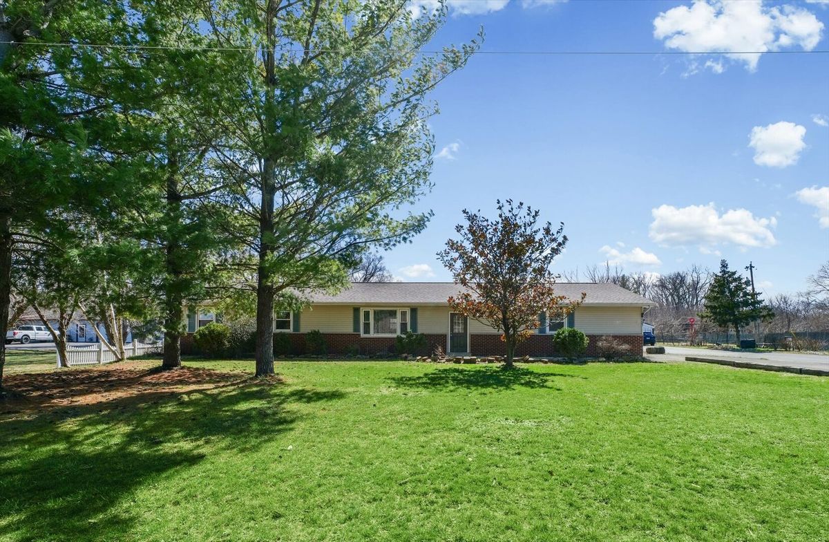 3207 Airport Road, Urbana, IL 61802