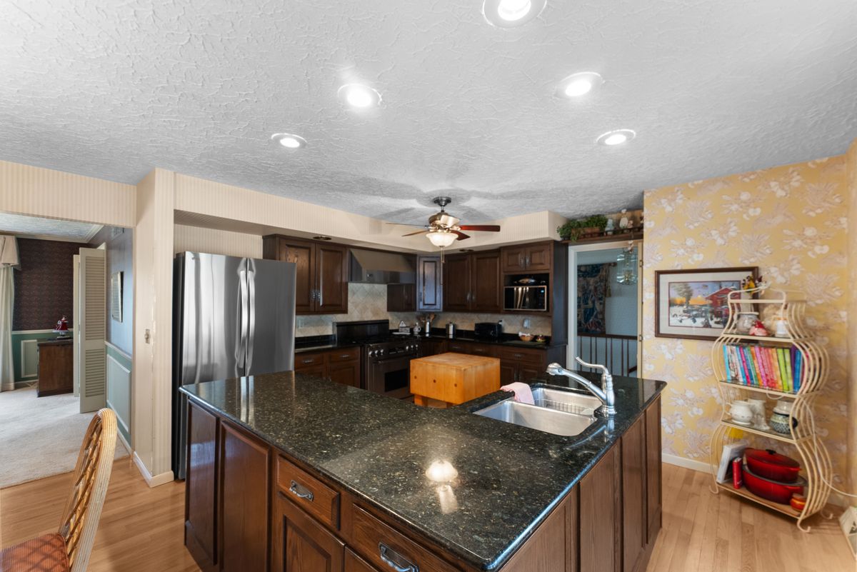 6026 95th Avenue, Taylor Ridge, IL 61284