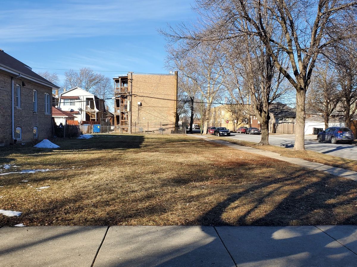 4702 WRIGHTWOOD Avenue, Chicago, IL 60639