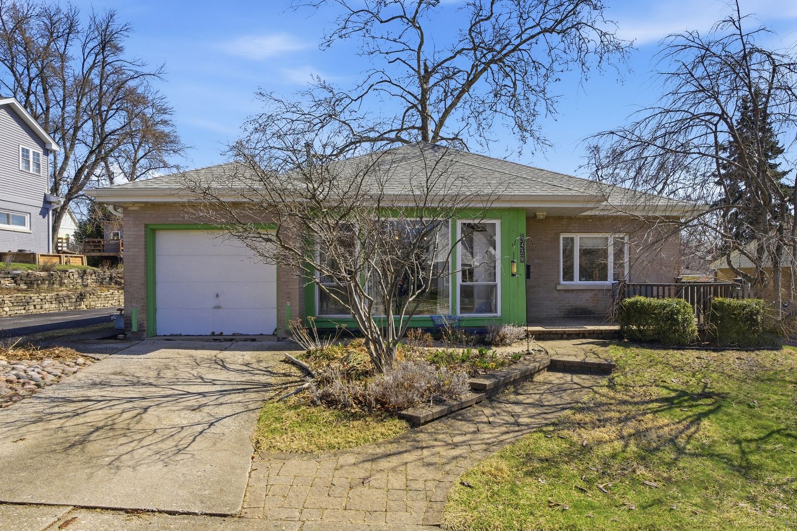 5429 Benton Avenue — Downers Grove, IL 60515