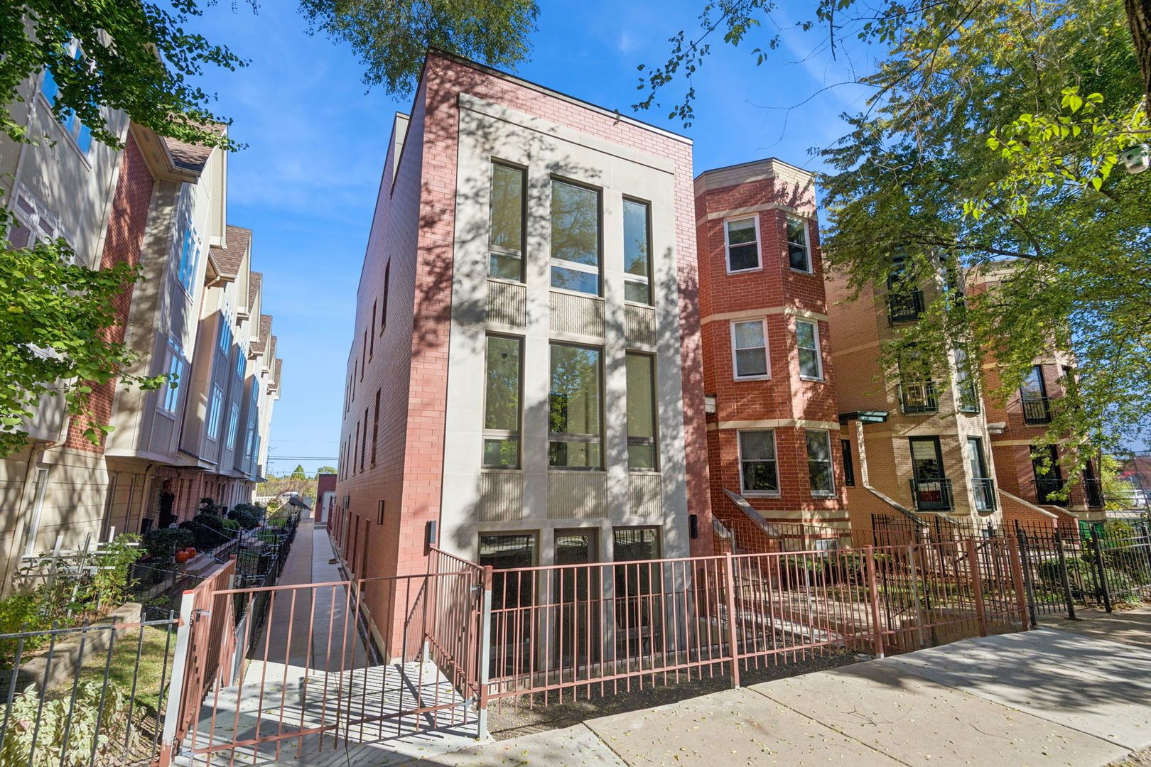 2323 N Lister Avenue #2 — Chicago, IL 60614