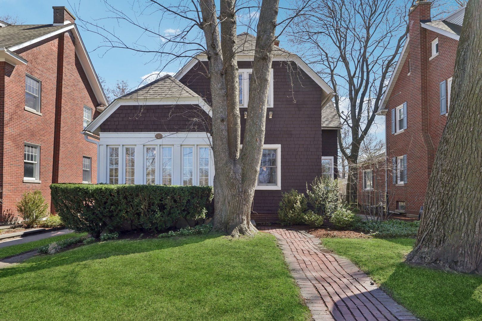 2319 Asbury Avenue — Evanston, IL 60201