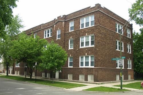 3840 ROSCOE Street, Chicago, IL 60641