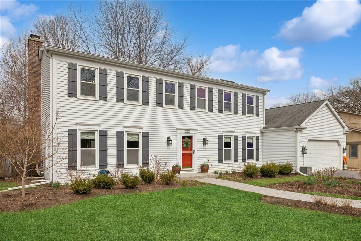 334 Winchester Road, Libertyville, IL 60048