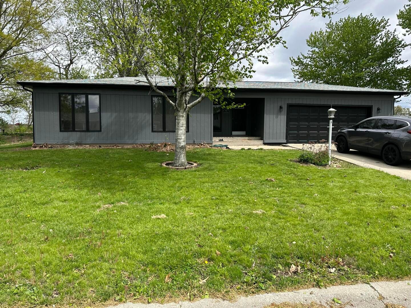 902 Fleetwood Drive — Tuscola, IL 61953