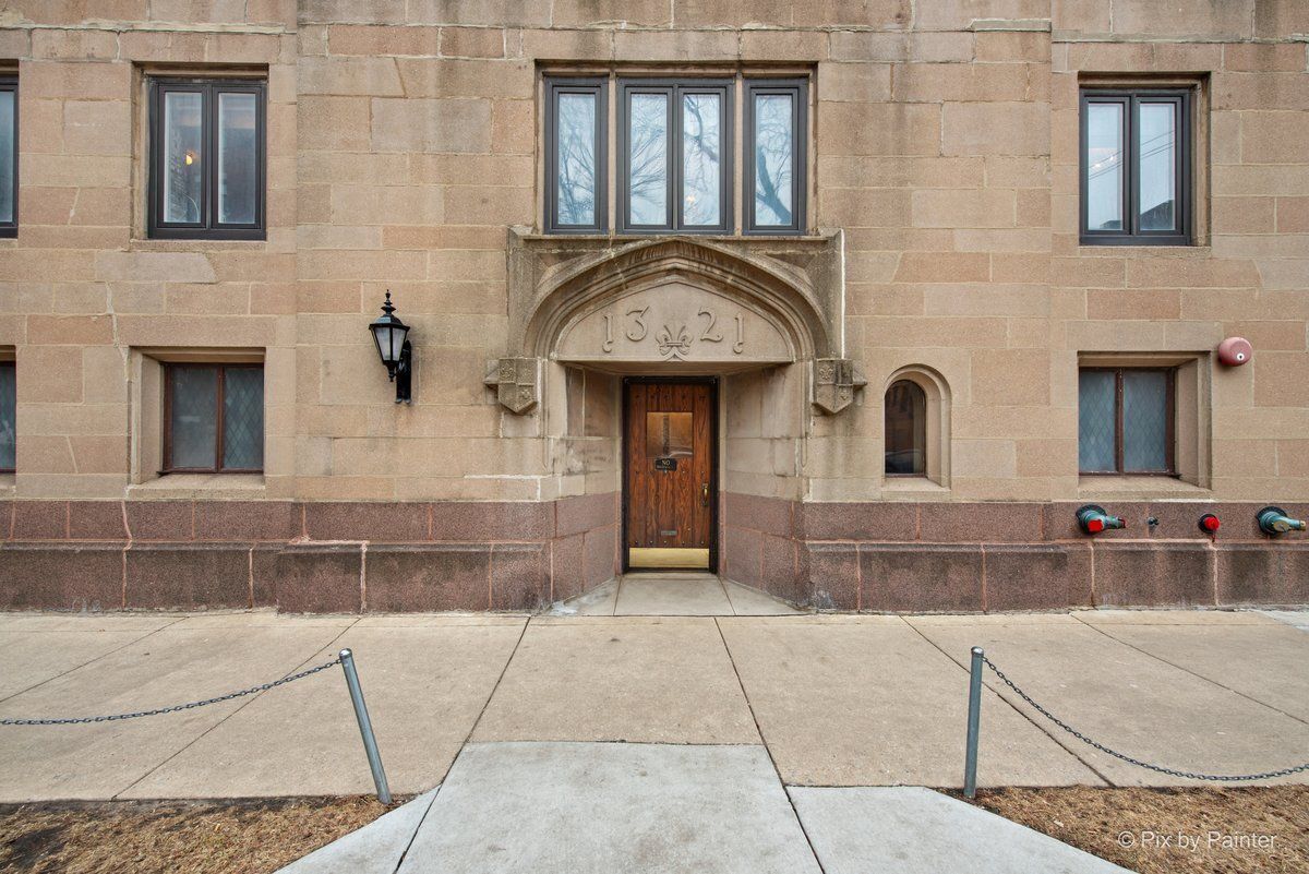 1321 E 56th Street #2 — Chicago, IL 60637