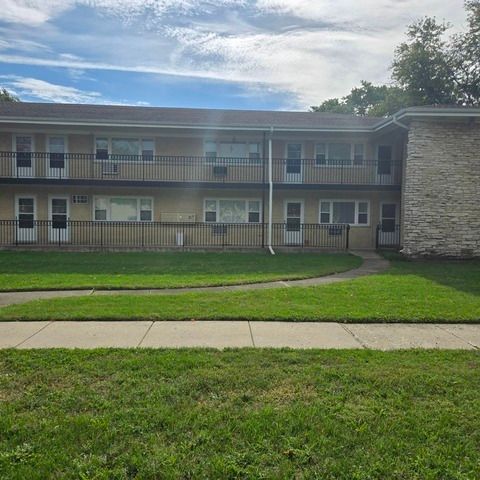1817 TOUHY Avenue, Park Ridge, IL 60068