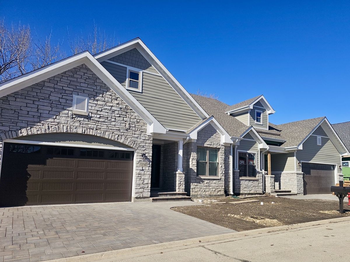 13138 Lake Mary Drive, Plainfield, IL 60585