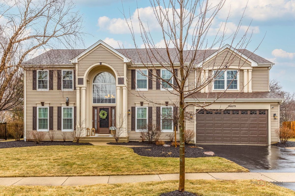 36879 Deerview Drive, Lake Villa, IL 60046