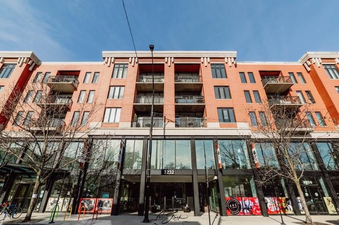 3232 Halsted Street, Chicago, IL 60657
