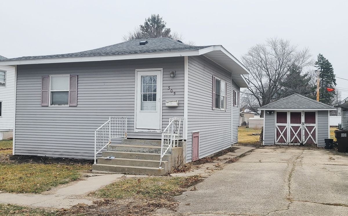 305 Seminary Avenue, Mount Morris, IL 61054