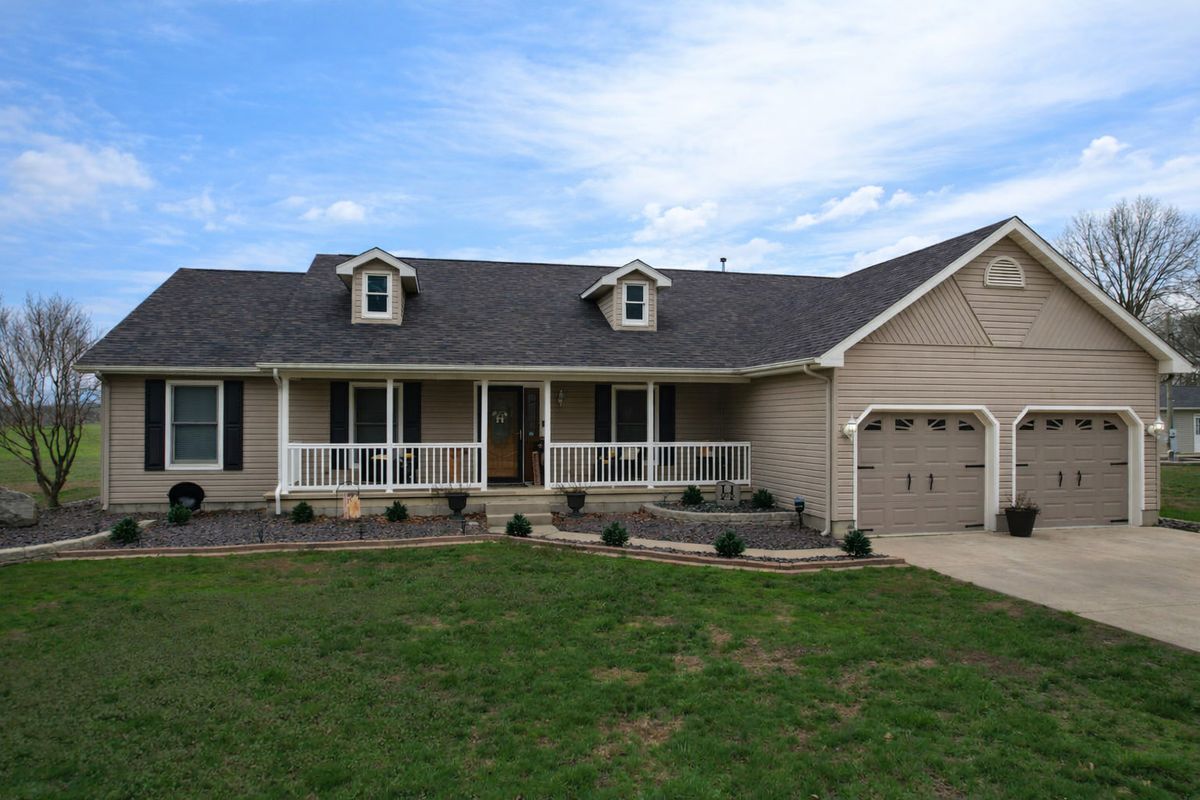 2861 College Street Road, Salem, IL 62881