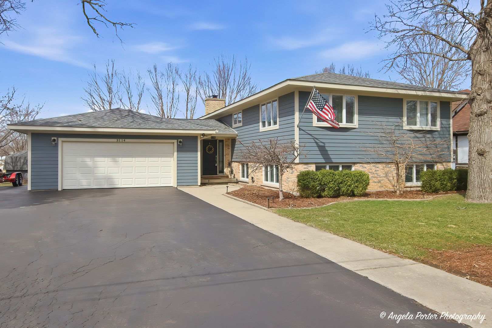 3114 Riverstream Drive — McHenry, IL 60050
