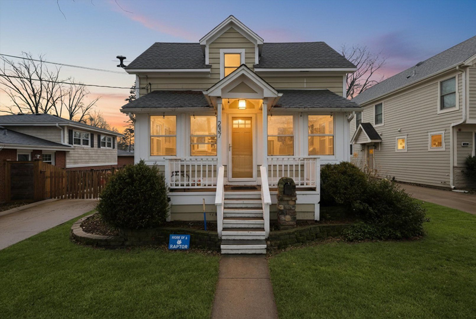 237 W Austin Avenue — Libertyville, IL 60048