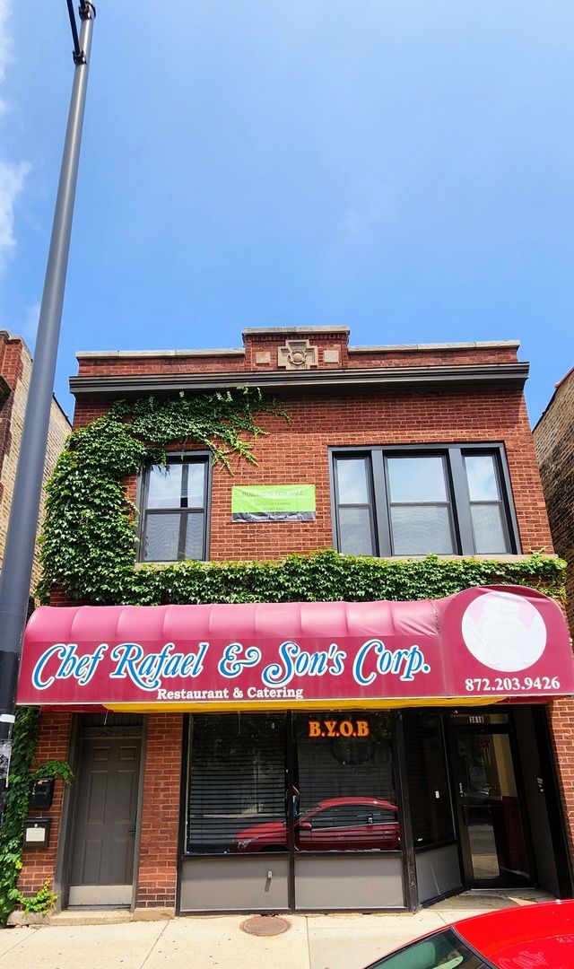 3816 W Montrose Avenue — Chicago, IL 60618
