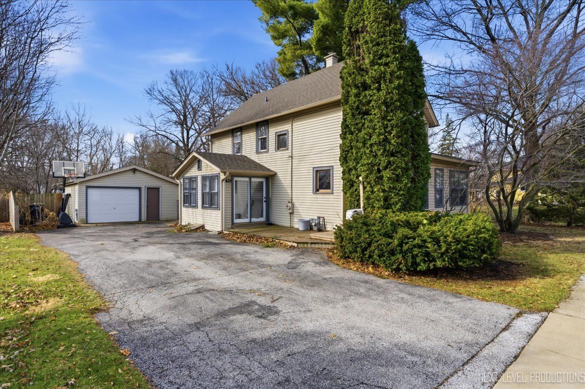 622 Spring Street, Batavia, IL 60510