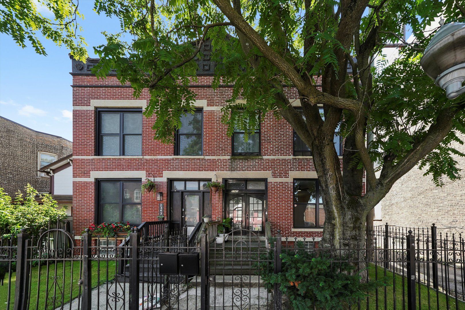 2345 W Grenshaw Street — Chicago, IL 60612