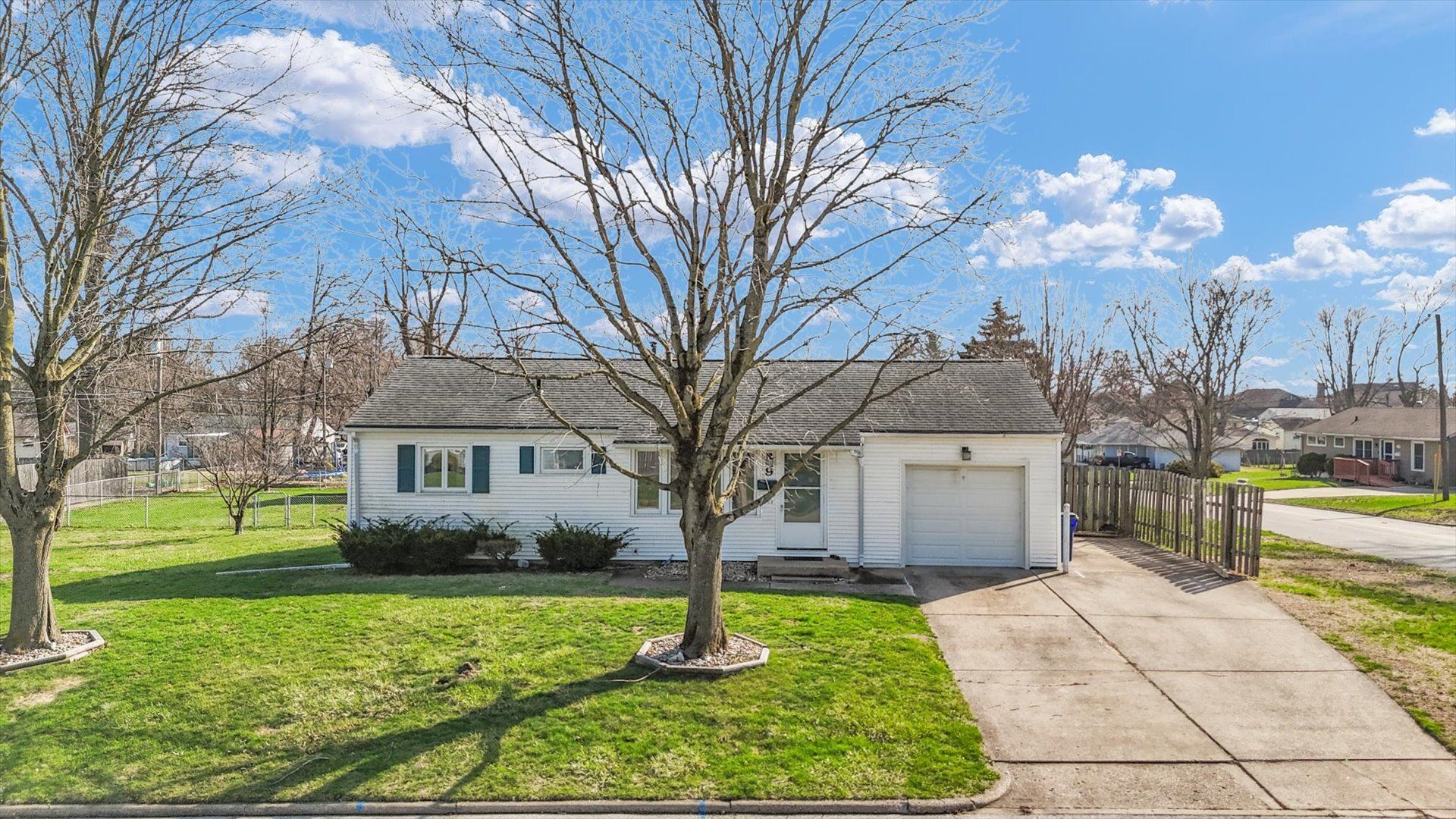 9 Glenview Drive — Decatur, IL 62521