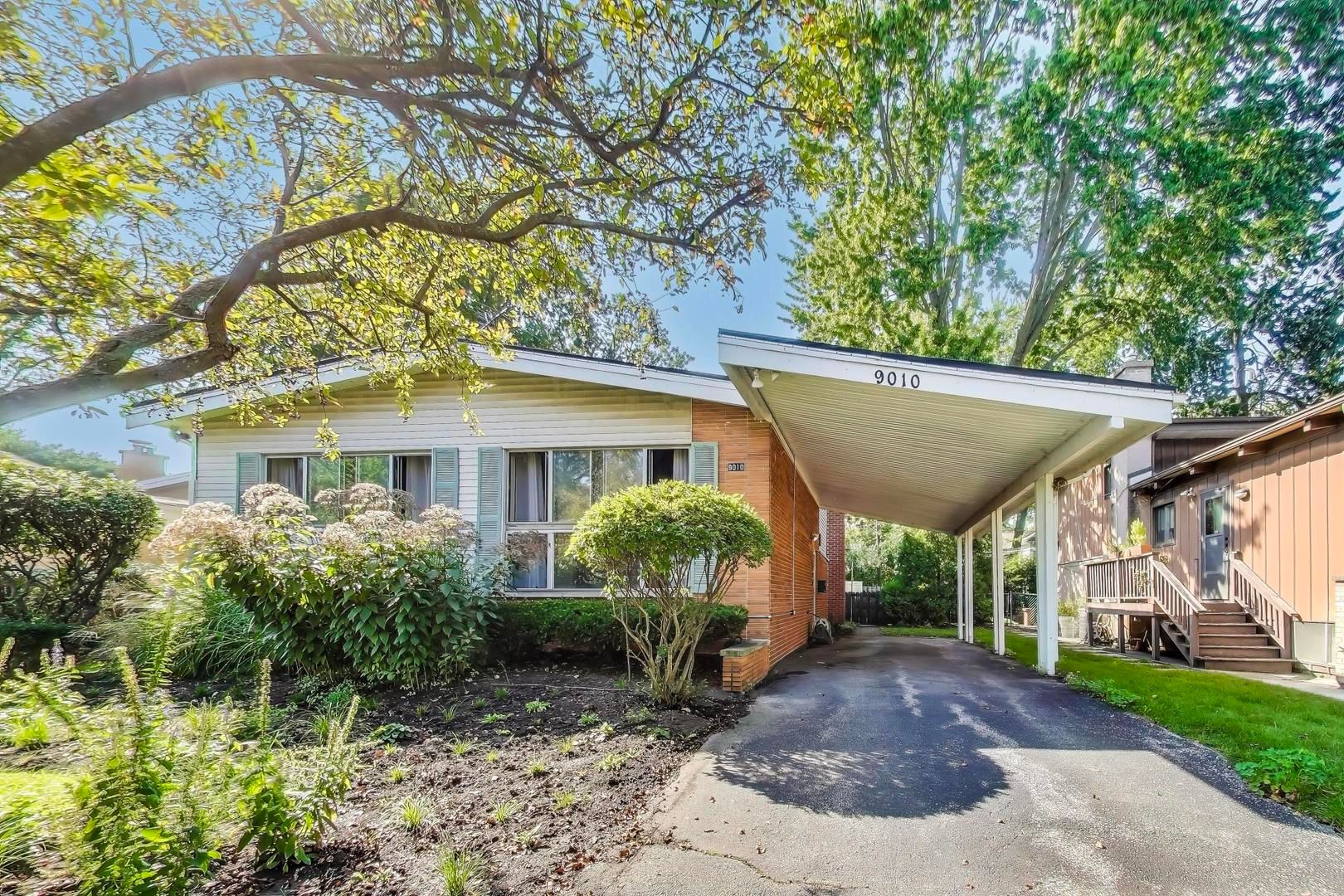 9010 Samoset Trail — Skokie, IL 60076