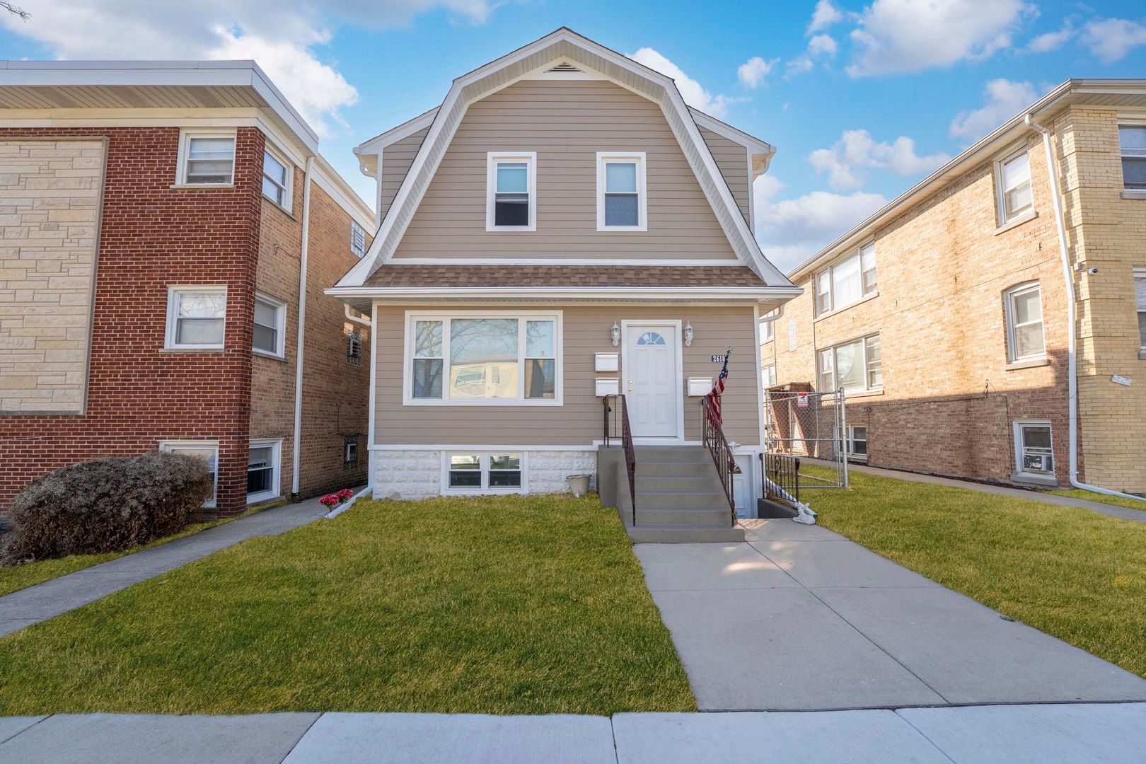 2618 N 73rd Avenue — Elmwood Park, IL 60707