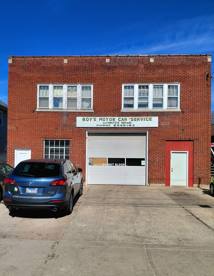 939 W Galena Boulevard — Aurora, IL 60506