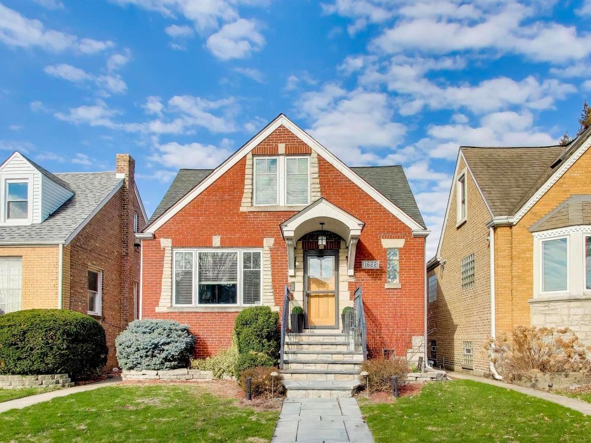 1622 75th Avenue, Elmwood Park, IL 60707