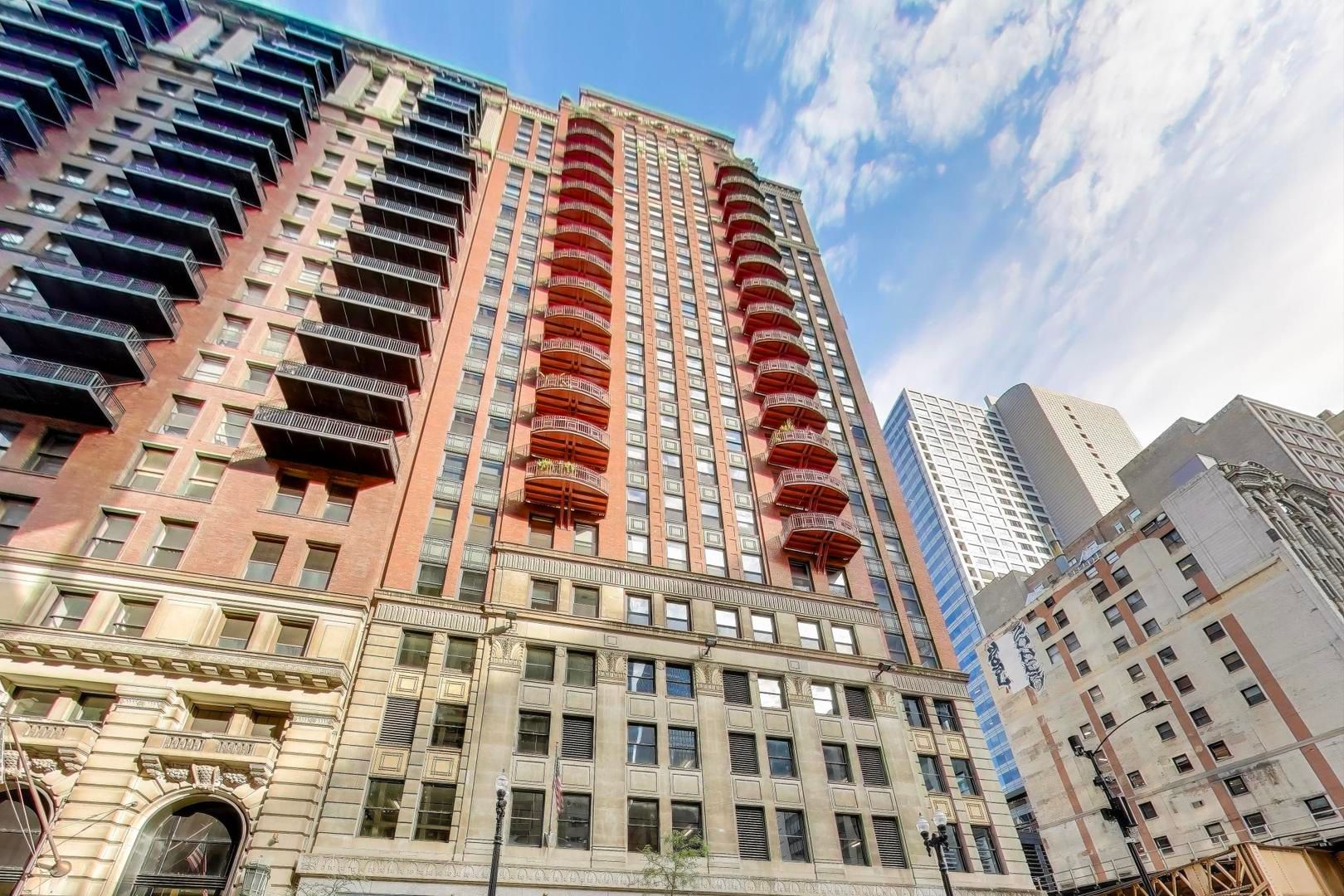 208 W Washington Street #1913 — Chicago, IL 60606
