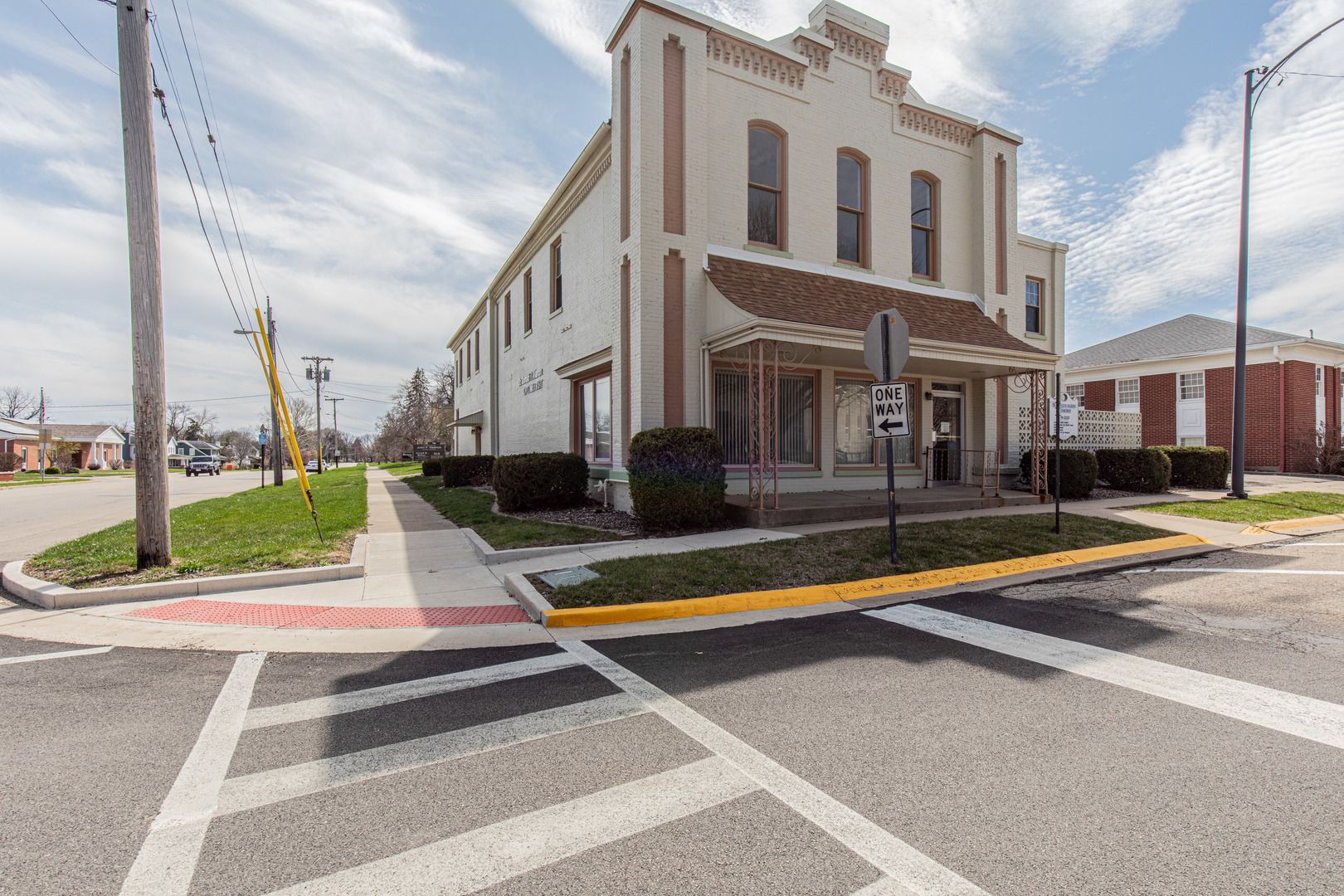 2 Park Avenue W — Princeton, IL 61356