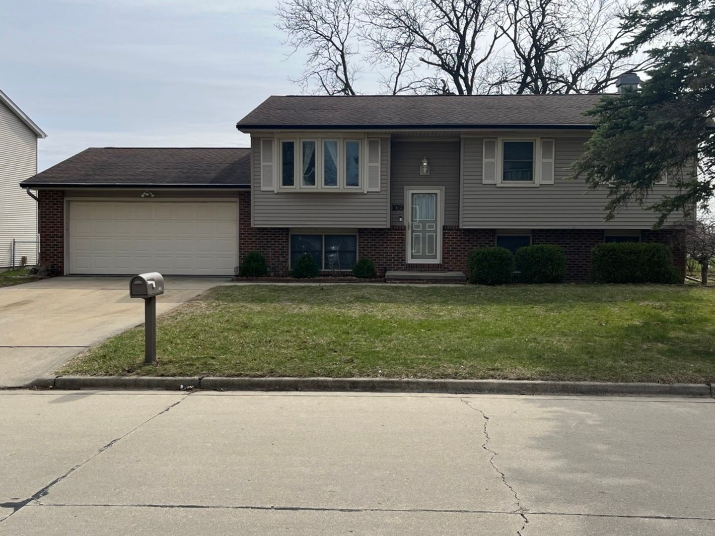 109 Suelynn Drive — Normal, IL 61761