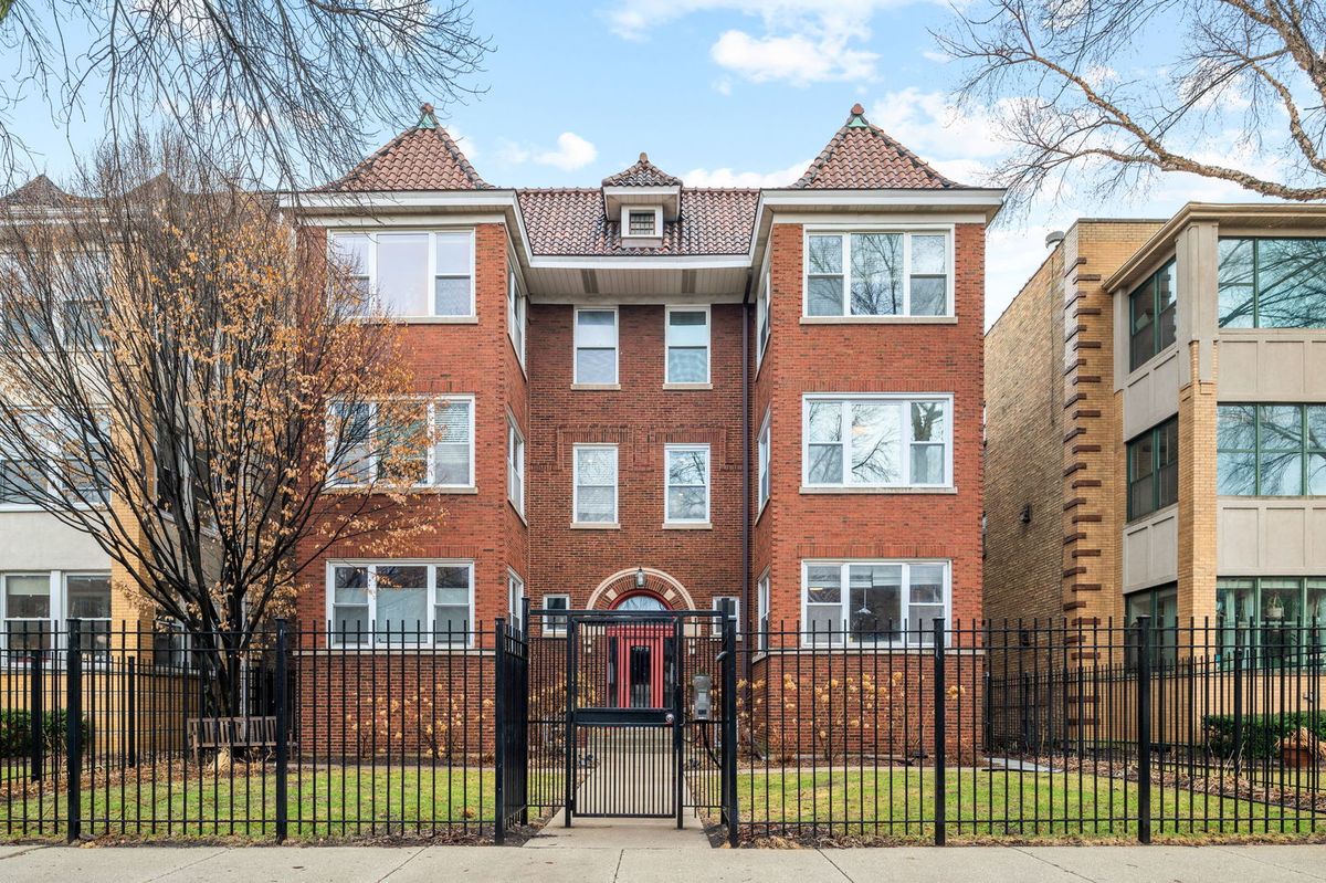 4717 BEACON Street, Chicago, IL 60640