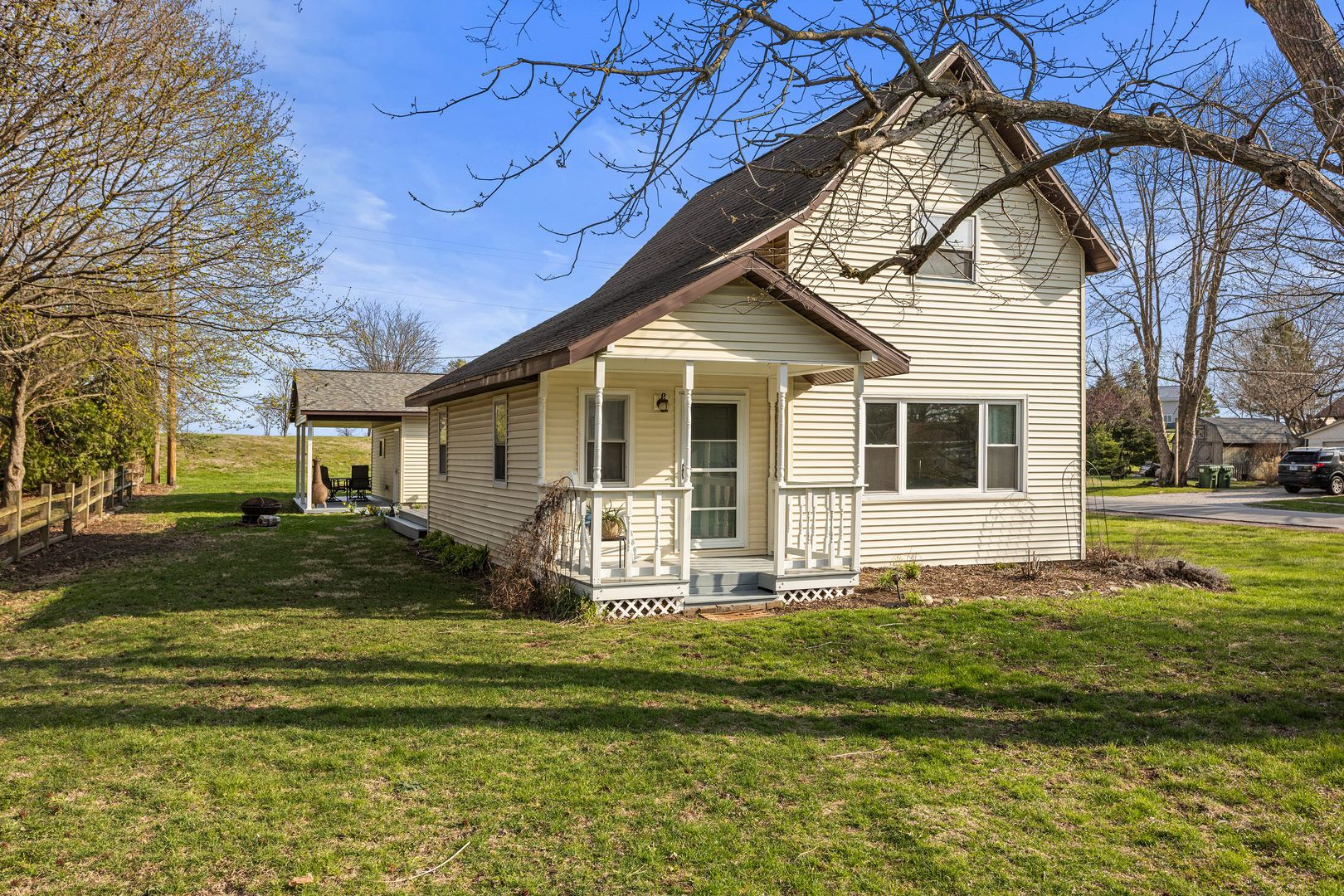506 E State Street — Mahomet, IL 61853