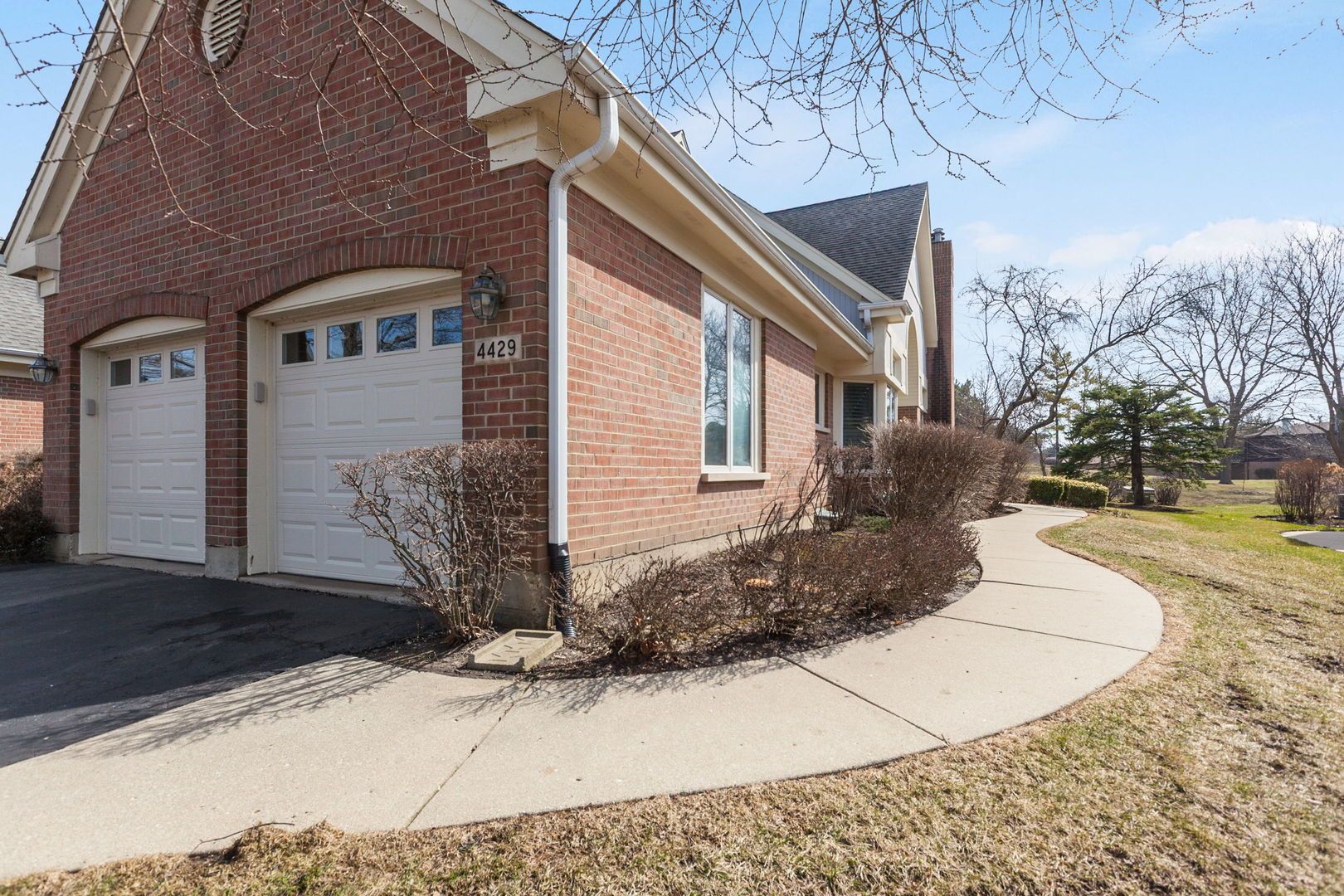 4429 4 Winds Lane — Northbrook, IL 60062