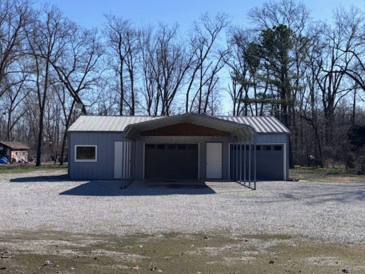 1860 Broadway Avenue, Salem, IL 62881