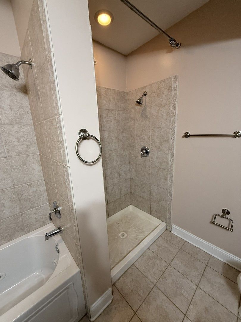 6961 Vine Street #301, Indian Head Park, IL 60525
