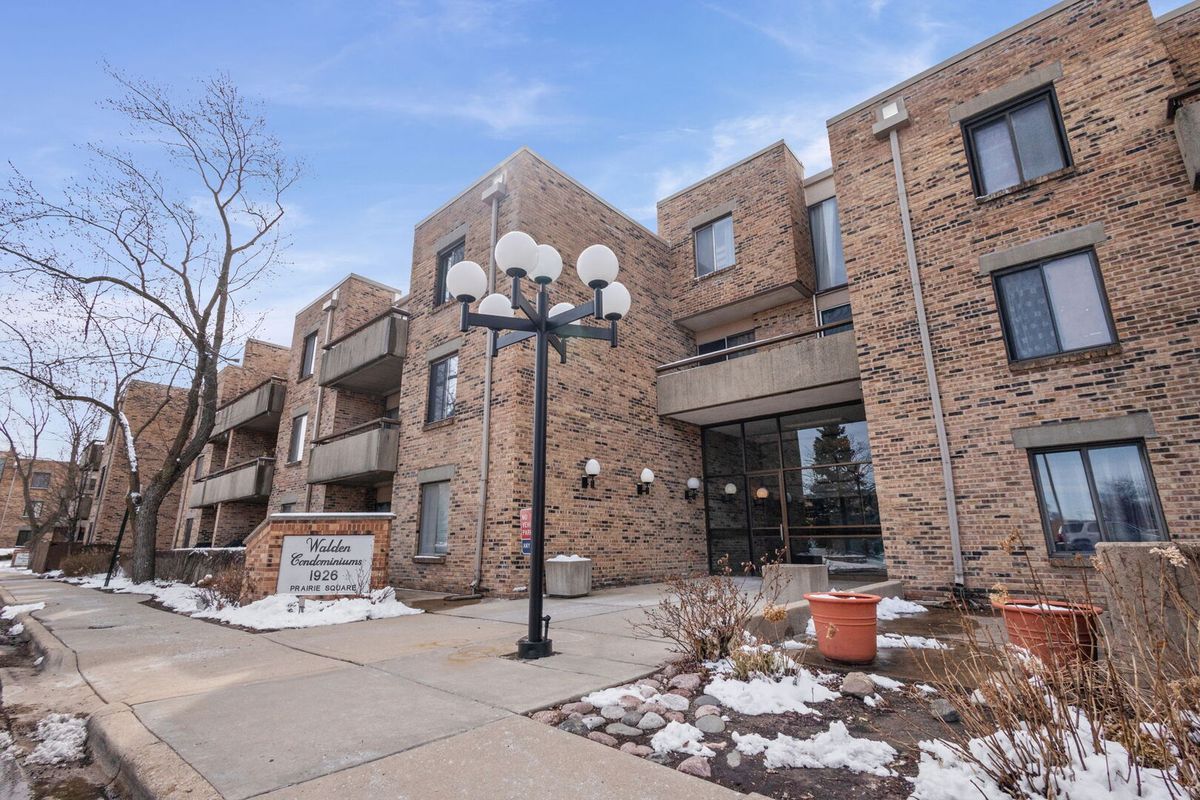 1926 Prairie Square, Schaumburg, IL 60173