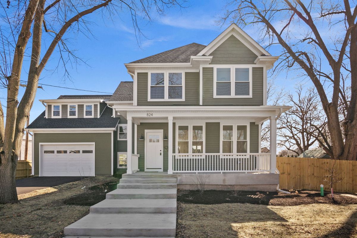 824 Main Street, Batavia, IL 60510