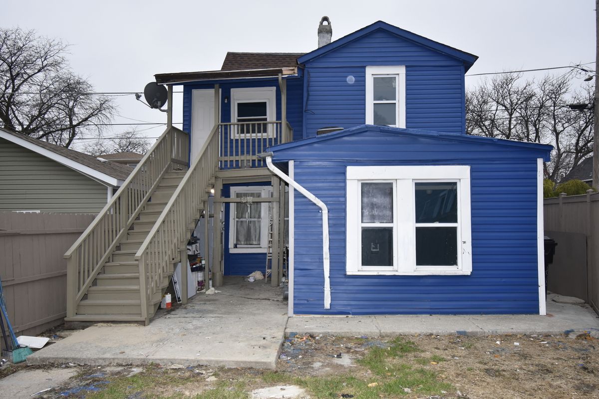 4250 Artesian Avenue, Chicago, IL 60632