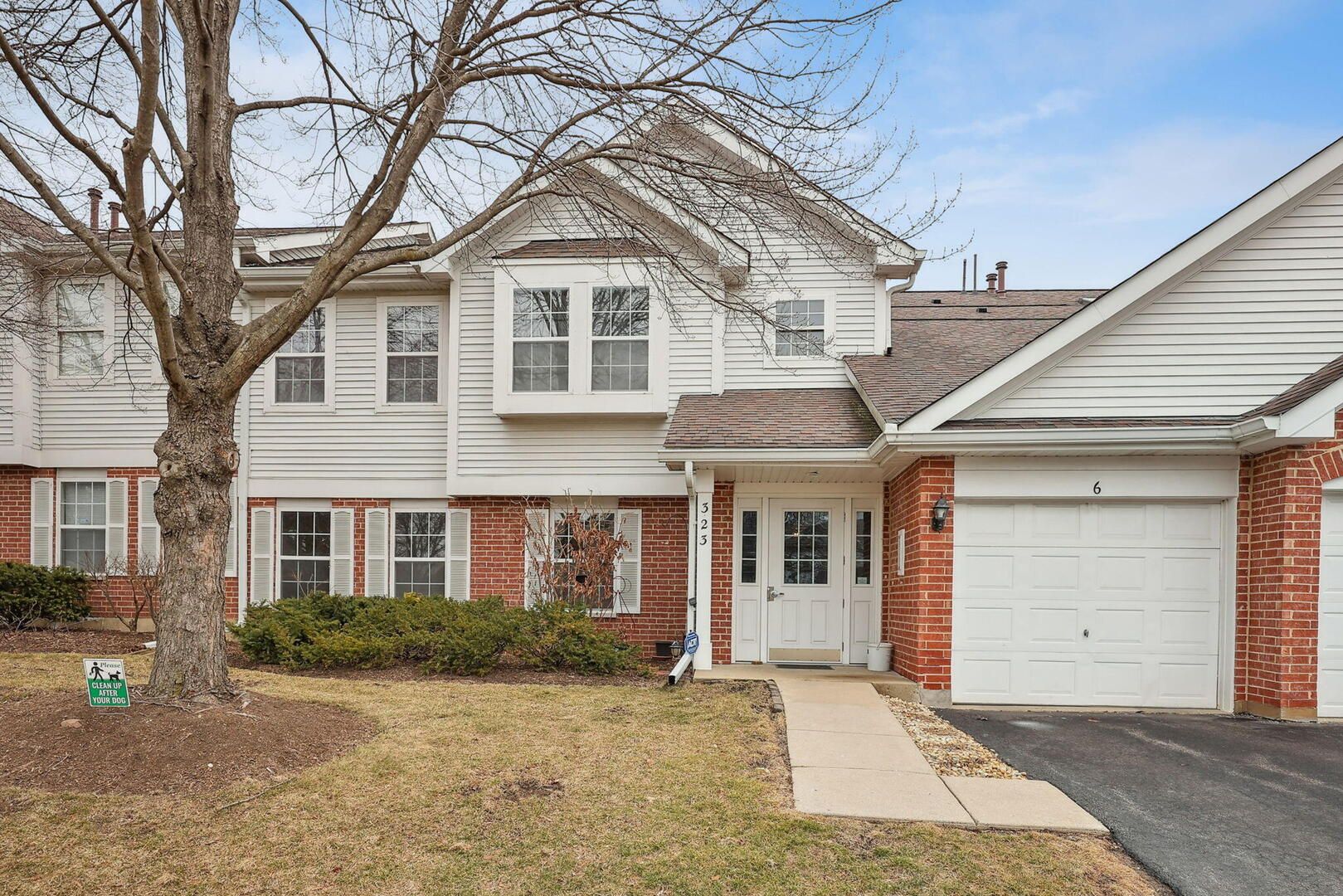 323 Sheffield Court #5 — Roselle, IL 60172