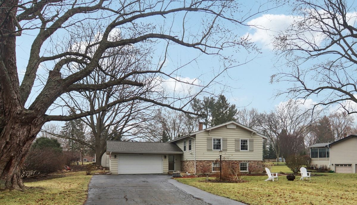 4908 Tile Line Road, Crystal Lake, IL 60012