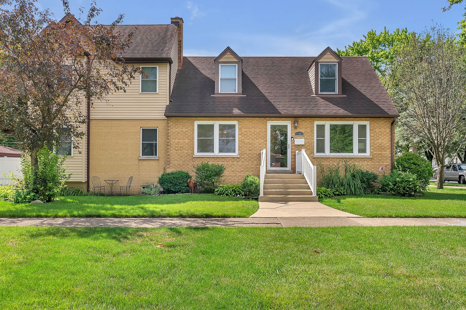 17803 Escanaba Avenue — Lansing, IL 60438