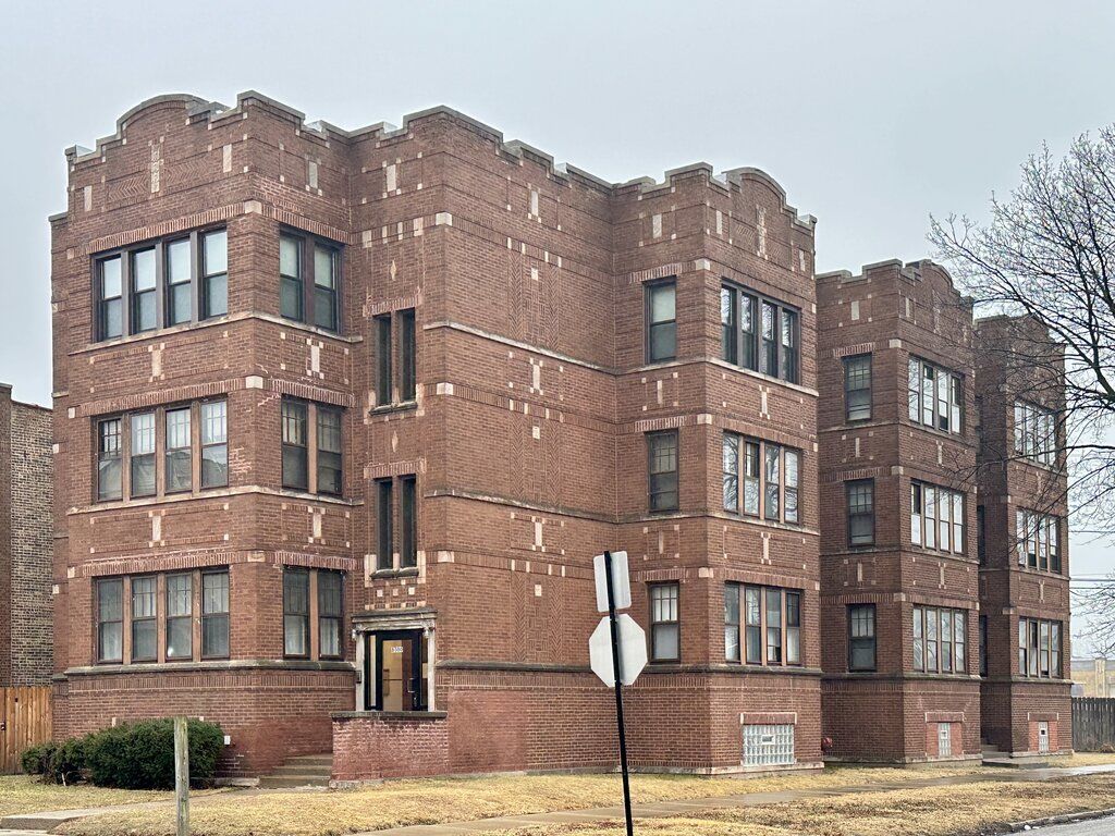 415 E 80th Street #1 — Chicago, IL 60619