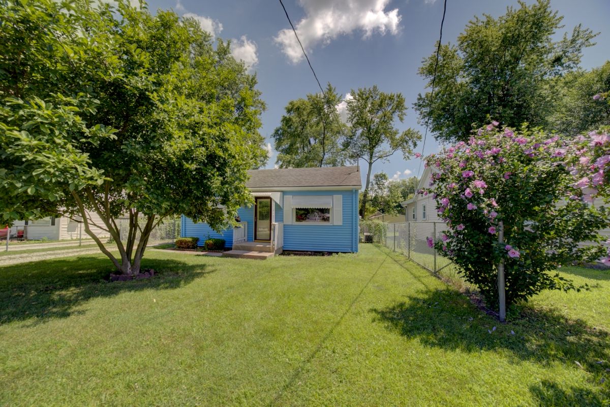 525 Hickory Street, Watseka, IL 60970