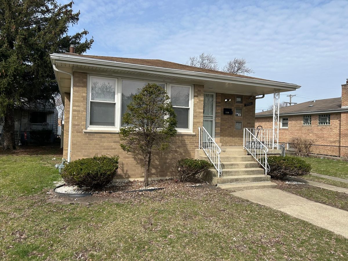 12326 Racine Avenue, Calumet Park, IL 60827