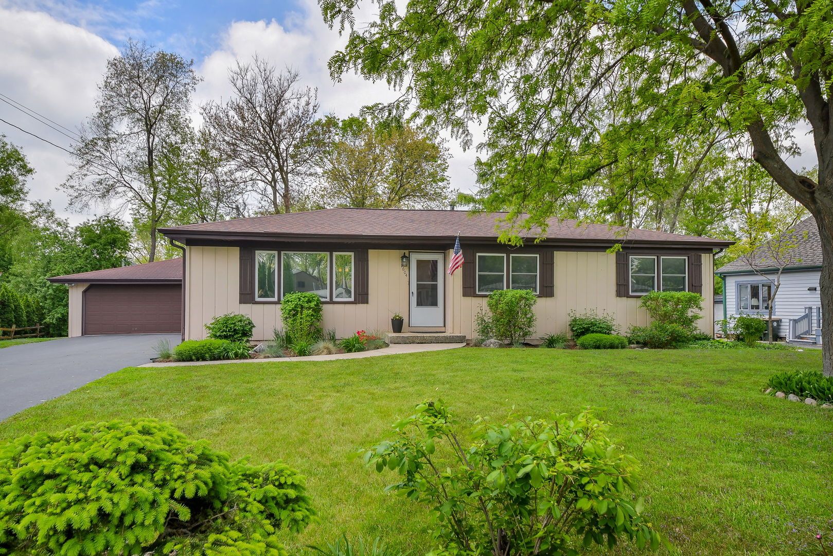 7604 Eleanor Place — Willowbrook, IL 60527