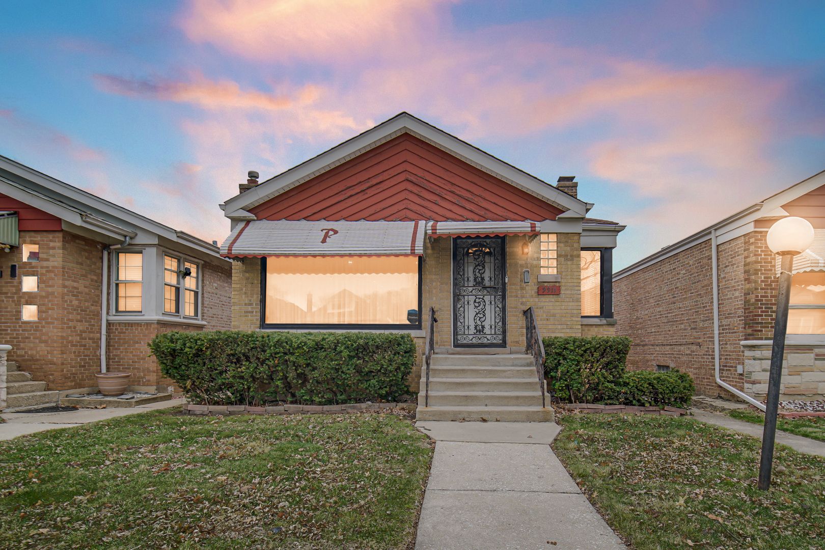 9911 S Peoria Avenue — Chicago, IL 60643