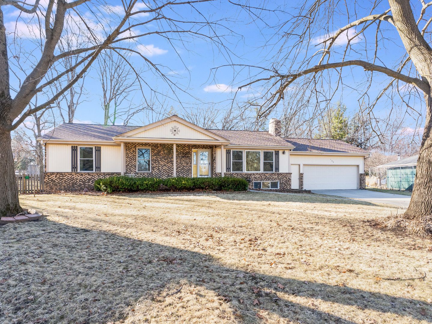 109 E Oak Knoll Drive — Hinckley, IL 60520