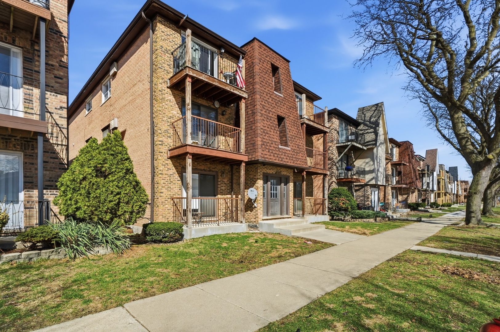 6728 W 64TH Place #2A — Chicago, IL 60638
