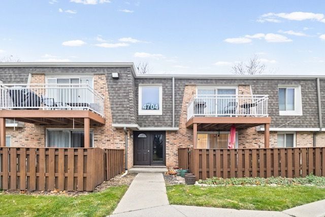 4704 Euclid Avenue, Rolling Meadows, IL 60008